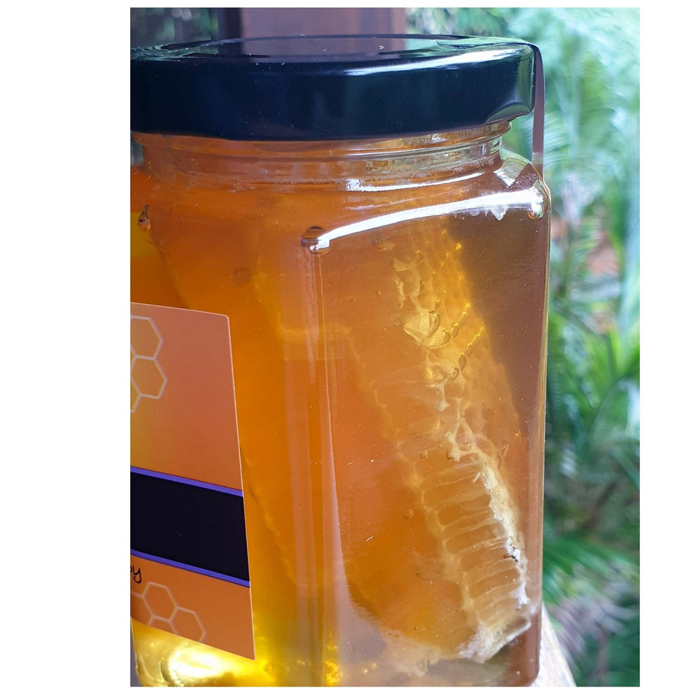 
                  
                    Load image into Gallery viewer, Honeycomb in Honey - Limited Edition 400g - Buy Manuka Honey
                  
                